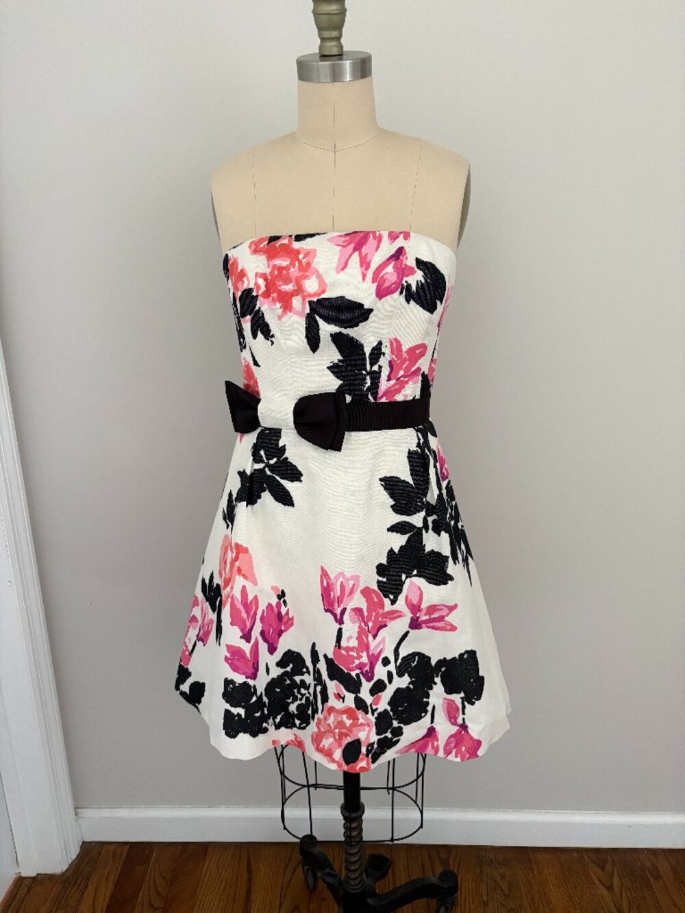 Lilly Pulitzer Amberly Cameo White Strapless Floral Shimmer Dress Coquette 4